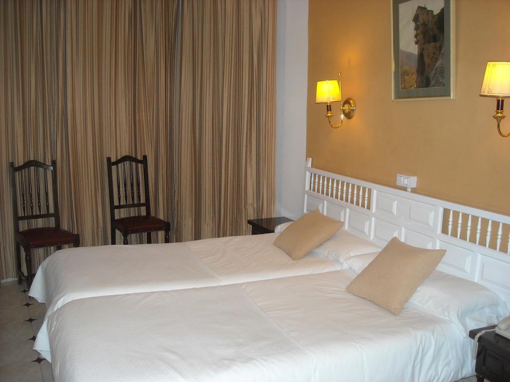 Hostal Residencia Avenida كوينكا المظهر الخارجي الصورة