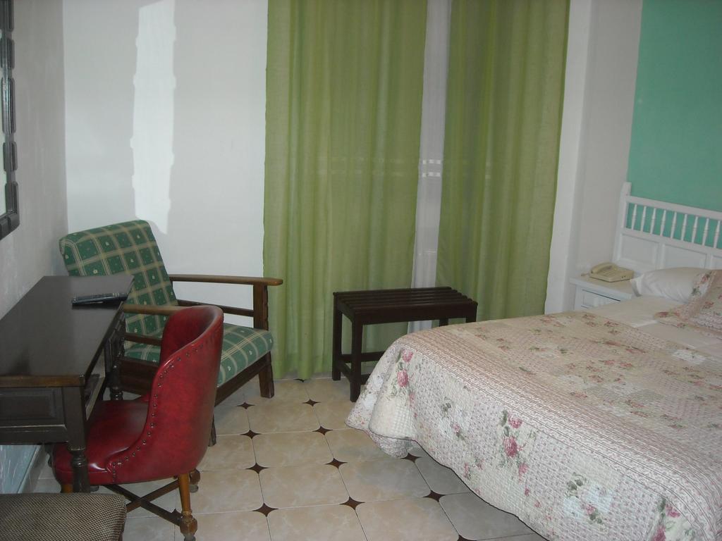 Hostal Residencia Avenida كوينكا المظهر الخارجي الصورة