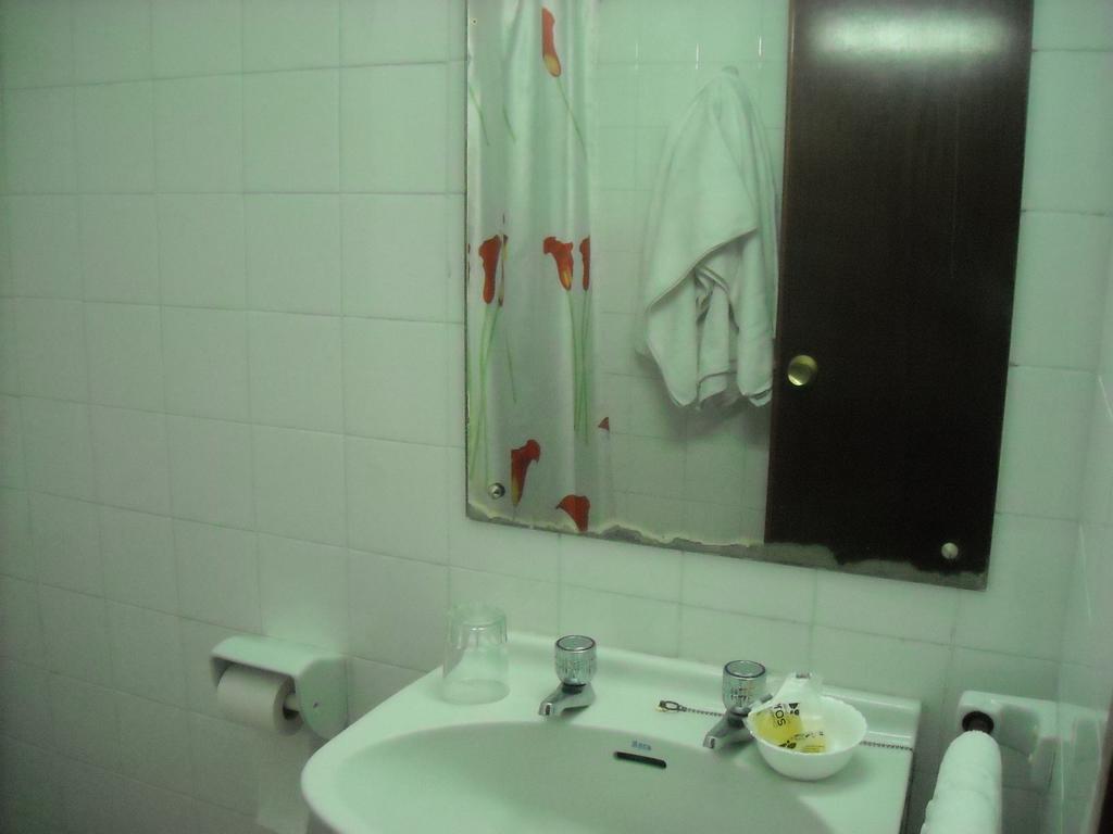 Hostal Residencia Avenida كوينكا المظهر الخارجي الصورة