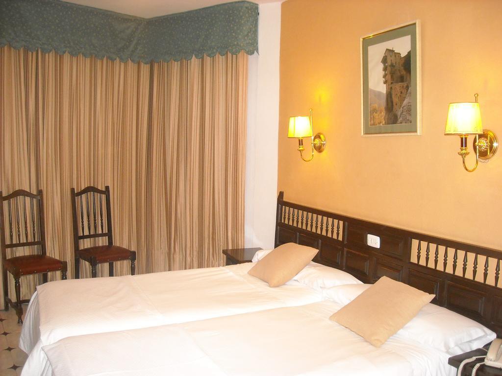Hostal Residencia Avenida كوينكا المظهر الخارجي الصورة