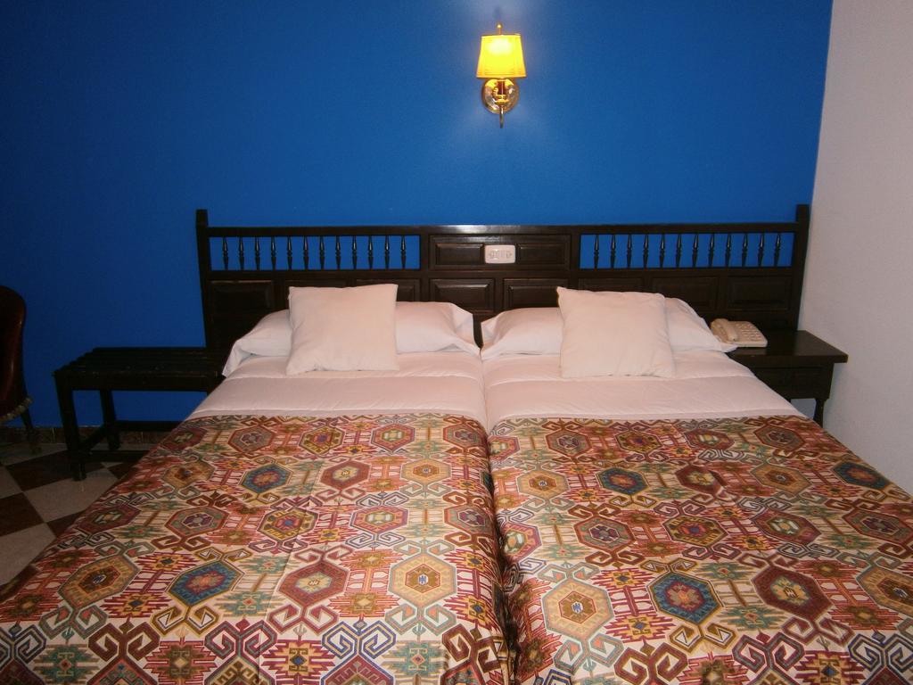 Hostal Residencia Avenida كوينكا المظهر الخارجي الصورة