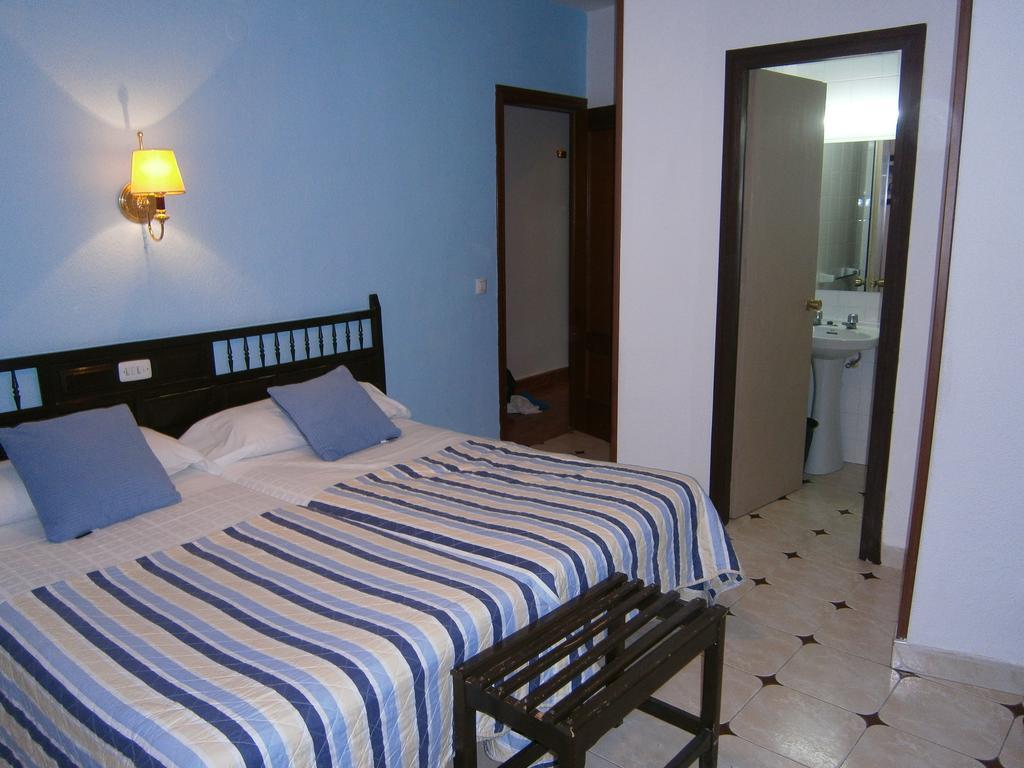 Hostal Residencia Avenida كوينكا المظهر الخارجي الصورة