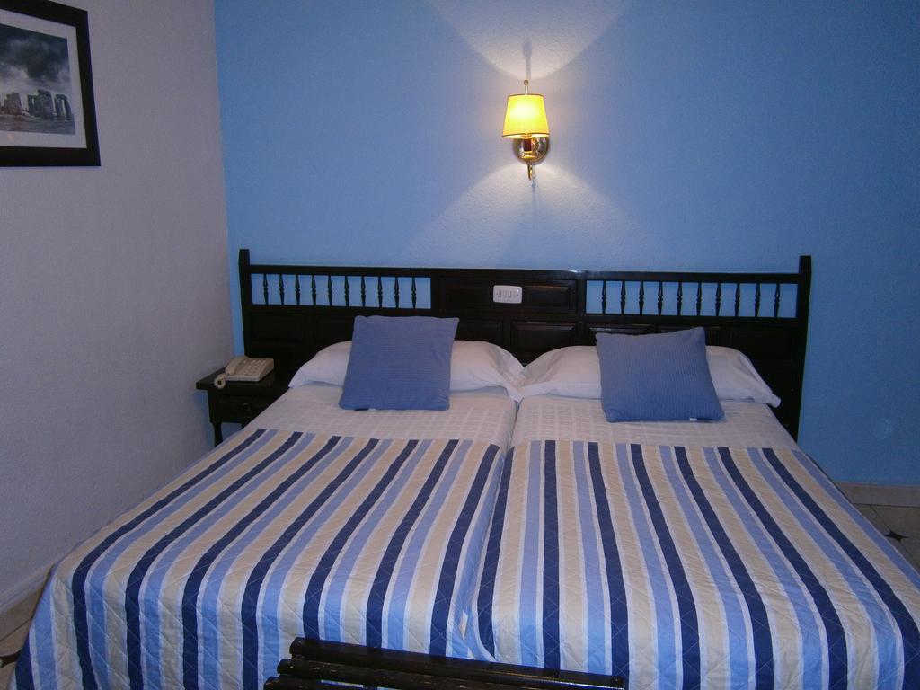 Hostal Residencia Avenida كوينكا المظهر الخارجي الصورة