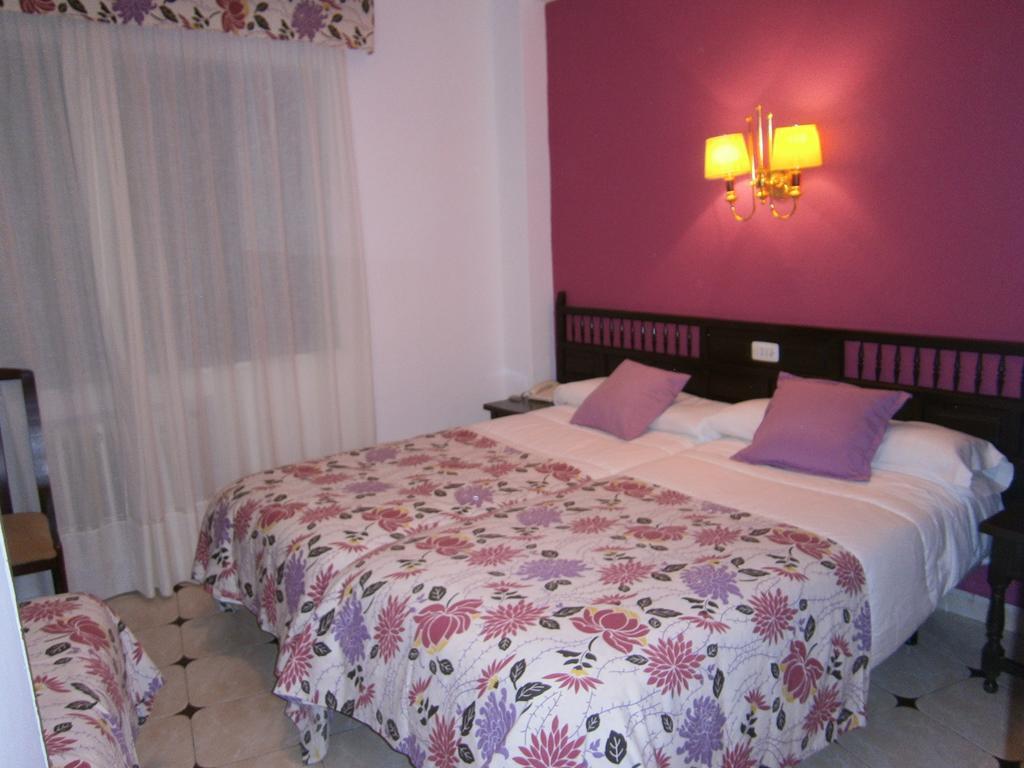 Hostal Residencia Avenida كوينكا المظهر الخارجي الصورة