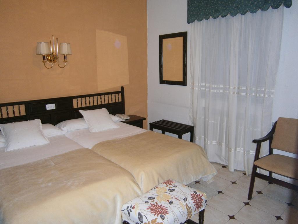 Hostal Residencia Avenida كوينكا المظهر الخارجي الصورة