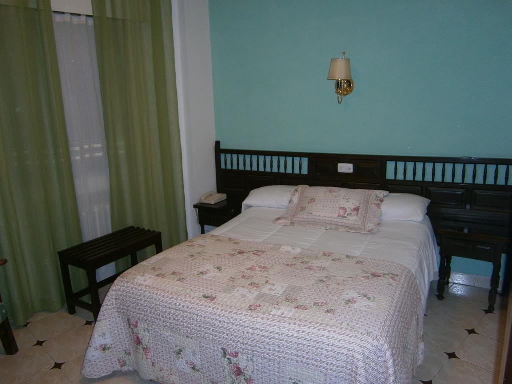 Hostal Residencia Avenida كوينكا المظهر الخارجي الصورة