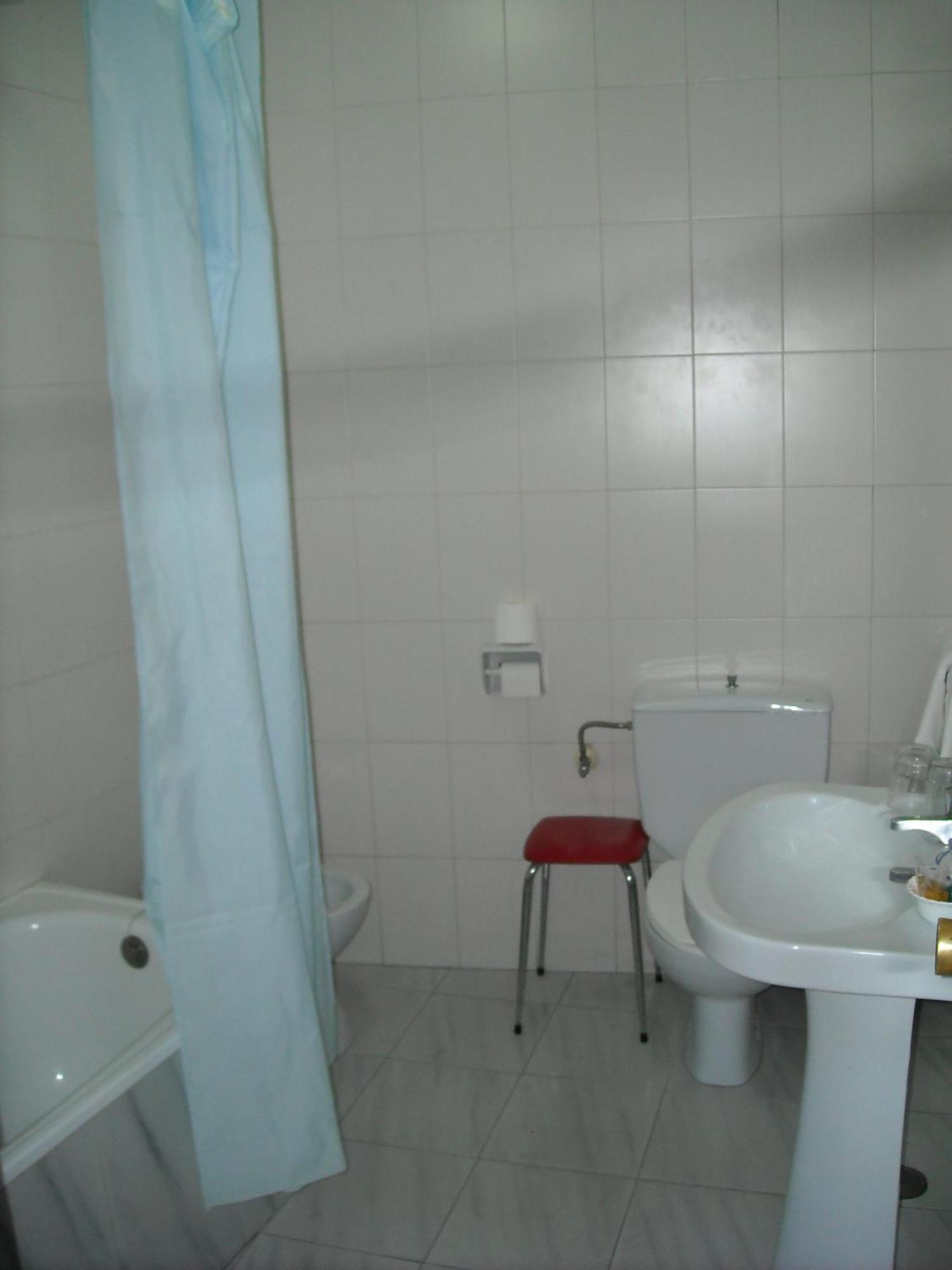 Hostal Residencia Avenida كوينكا المظهر الخارجي الصورة