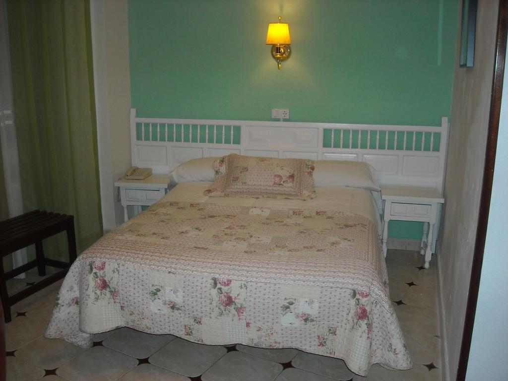Hostal Residencia Avenida كوينكا المظهر الخارجي الصورة